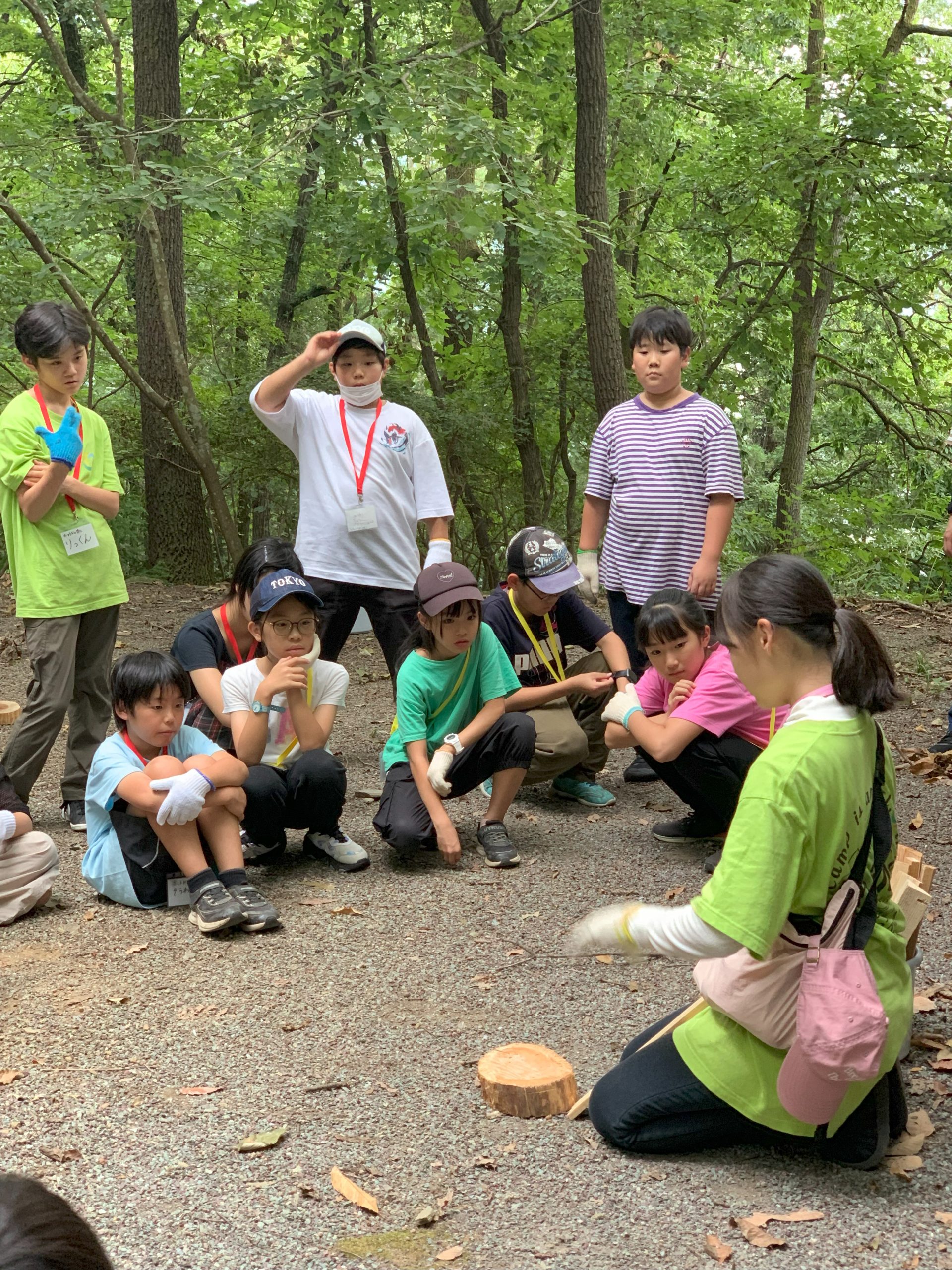 キャンプ写真4まきび割の様子