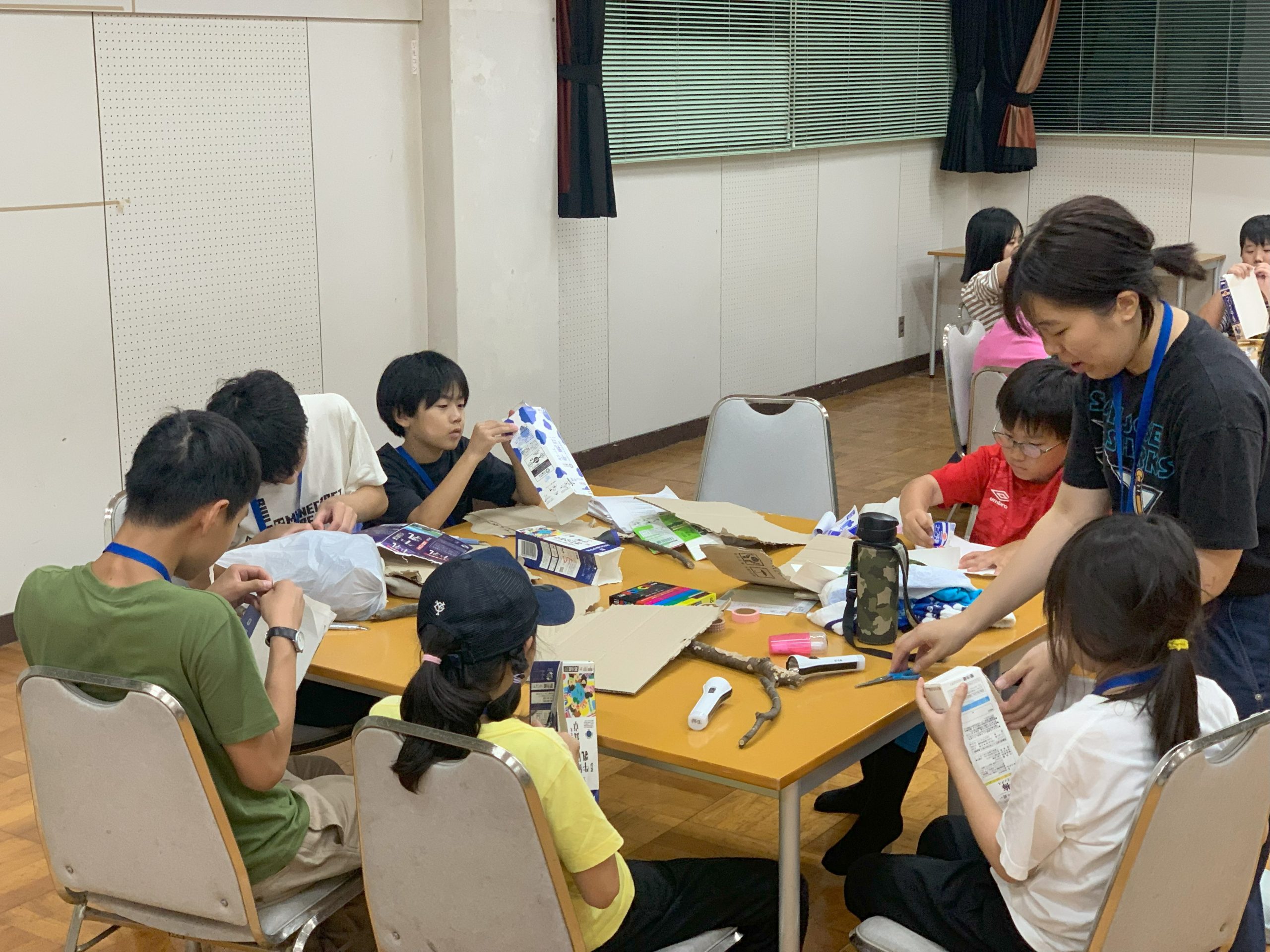 キャンプ写真6クラフトづくり