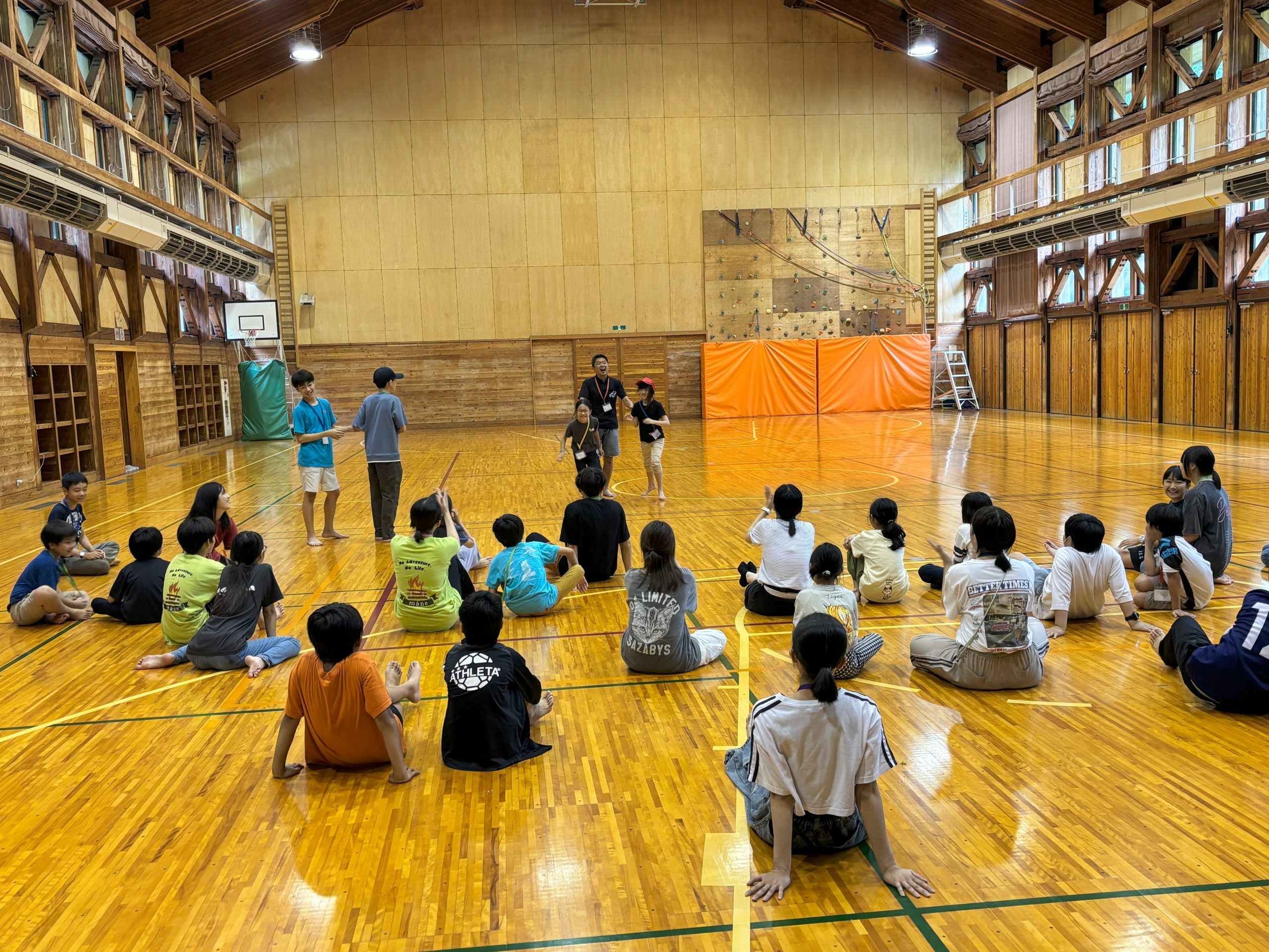 キャンプ写真17体育館